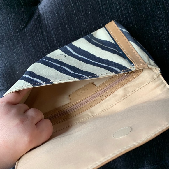 LOFT clutch - Picture 3 of 3